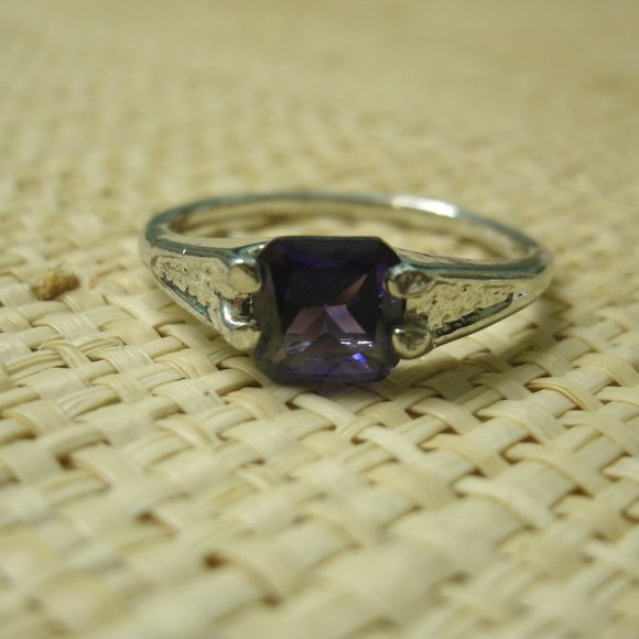 Sterling Silver Plated CZ Ring faceted dark purple - Picture 7 of 8